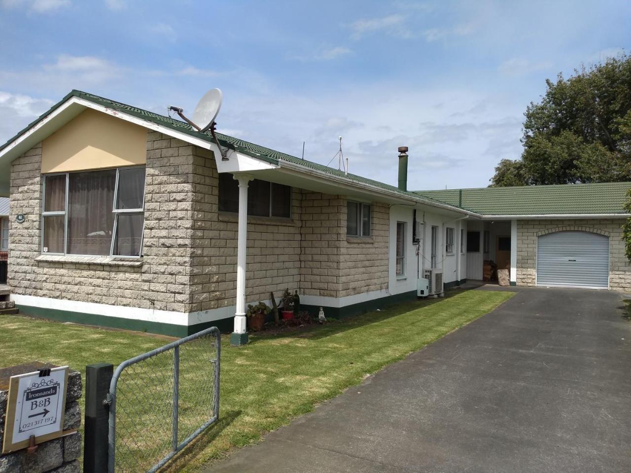 Ironsands B&B Patea Buitenkant foto